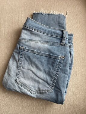 FREE PEOPLE | Light Wash Distressed Skinny Jeans | Size 30R | High Rise